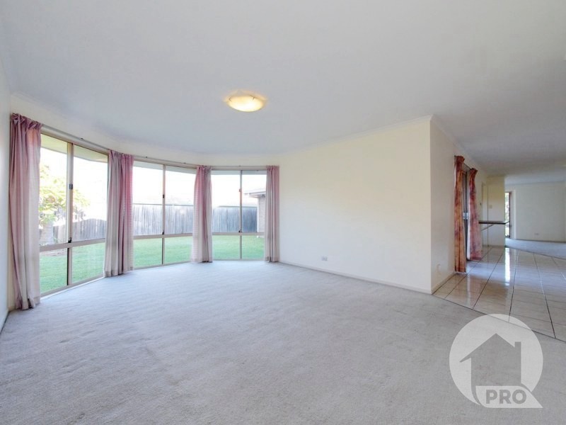 15 Daffodil Crescent, Calamvale QLD 4116