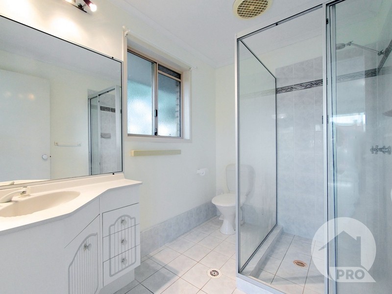 15 Daffodil Crescent, Calamvale QLD 4116