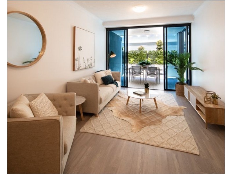 52 Harbourview Drive, Hope Island QLD 4212