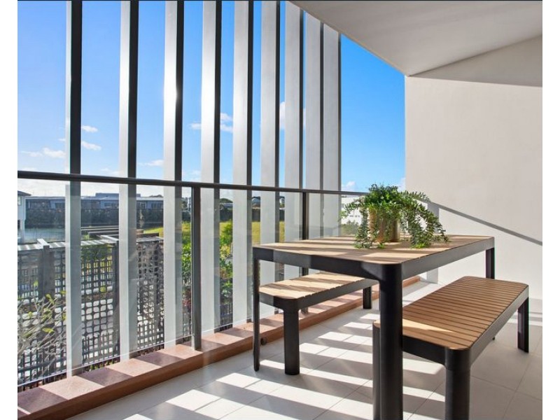 52 Harbourview Drive, Hope Island QLD 4212