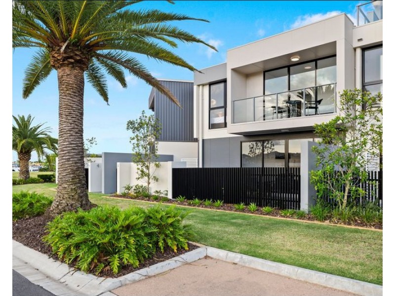 5108/52 Harbourview Drive, Hope Island QLD 4212