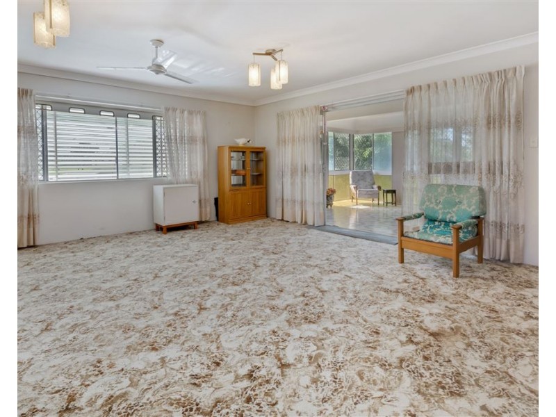 25 Chadford Street, Macgregor QLD 4109