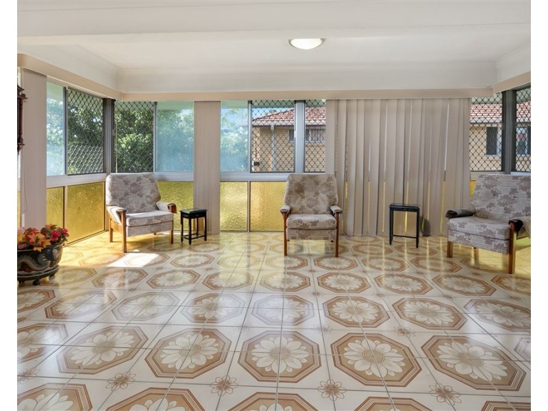 25 Chadford Street, Macgregor QLD 4109