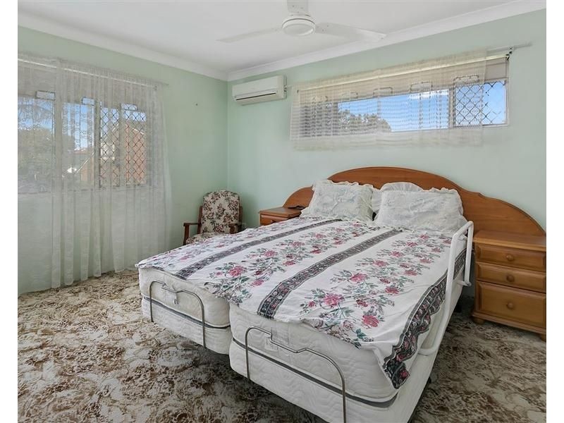 25 Chadford Street, Macgregor QLD 4109