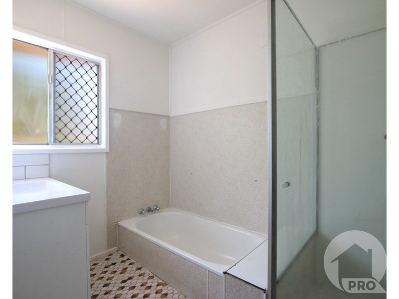 12 Burke Street, Woodridge QLD 4114