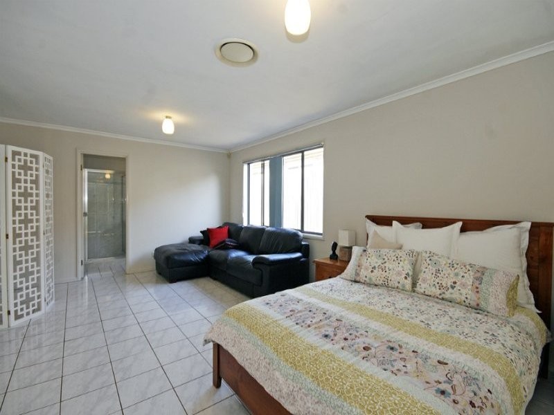 80 Coventry Circuit, Carindale QLD 4152