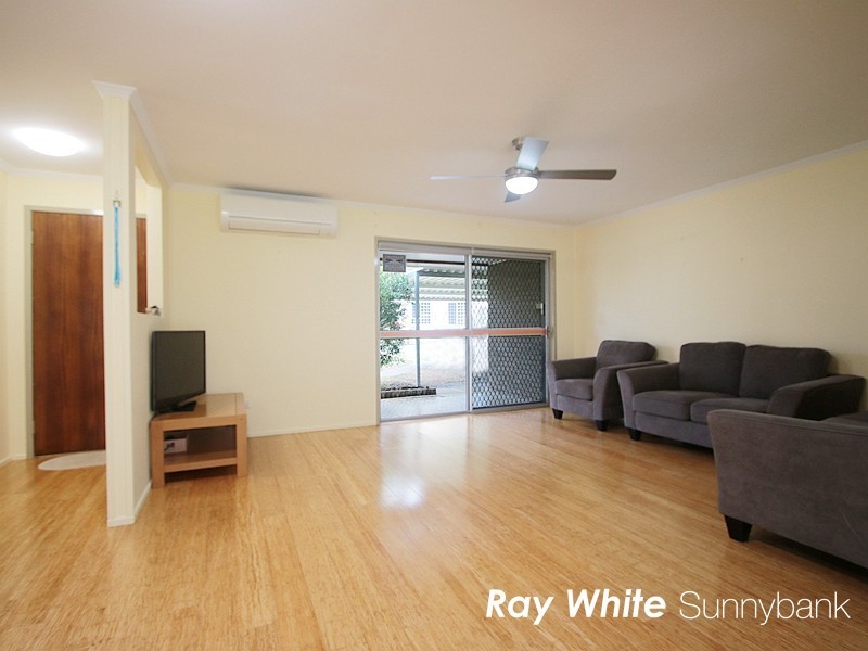 8 Dunstable Street, Macgregor QLD 4109