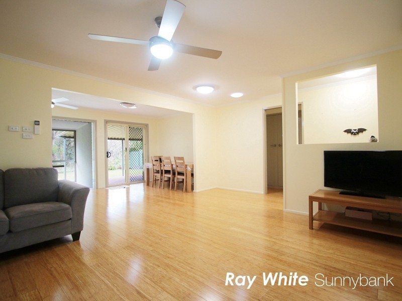 8 Dunstable Street, Macgregor QLD 4109