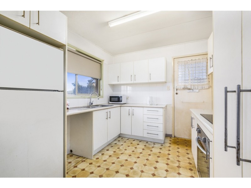 19 Angelina Street, Macgregor QLD 4109