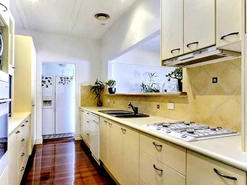 8 Grays Road, Hamilton QLD 4007