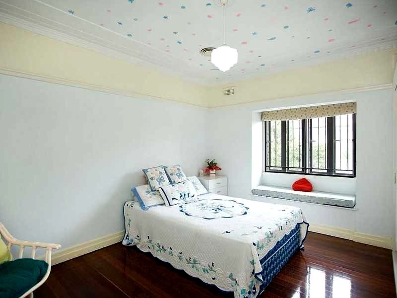 8 Grays Road, Hamilton QLD 4007