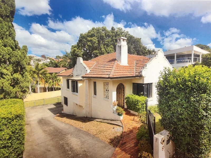 8 Grays Road, Hamilton QLD 4007