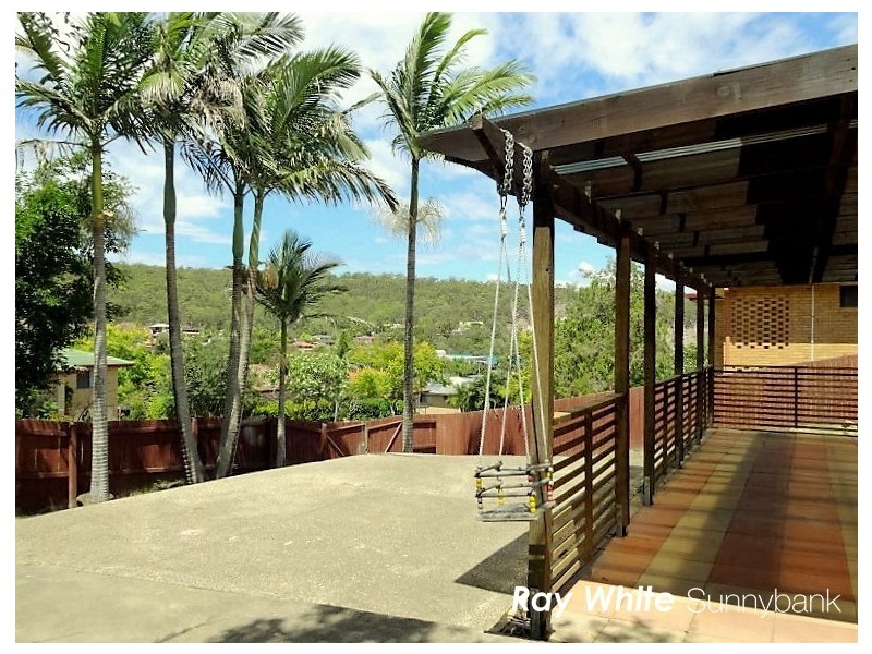 24 Bankside Street, Nathan QLD 4111