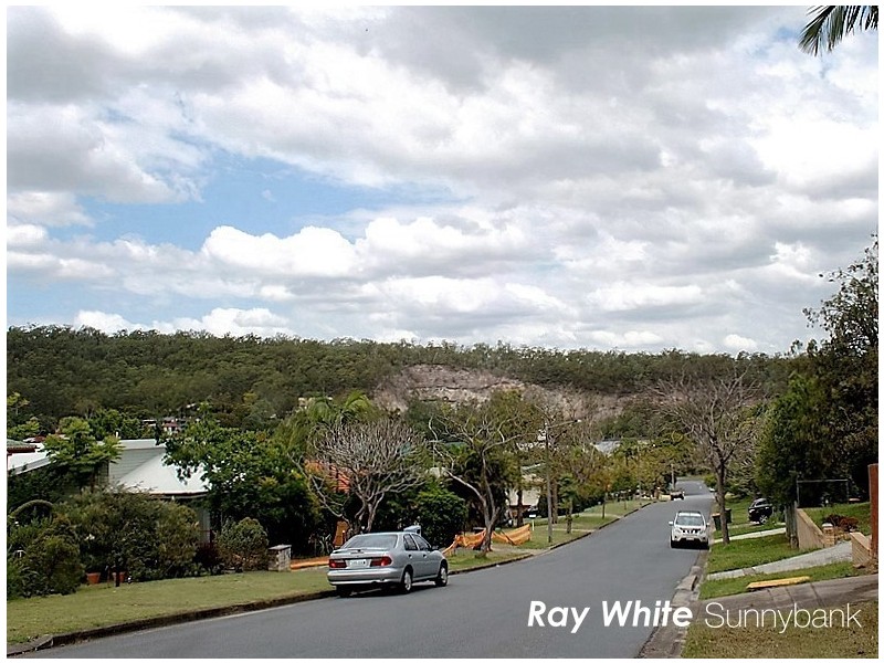 24 Bankside Street, Nathan QLD 4111