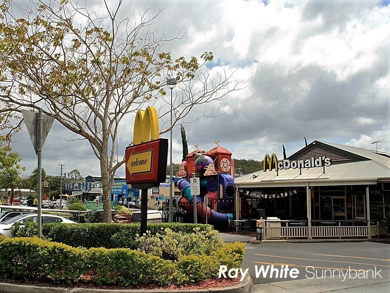 24 Bankside Street, Nathan QLD 4111