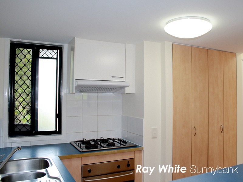 45 Barrett Street, Robertson QLD 4109