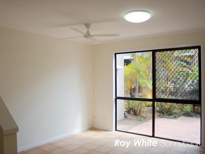 45 Barrett Street, Robertson QLD 4109