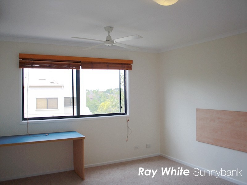 45 Barrett Street, Robertson QLD 4109