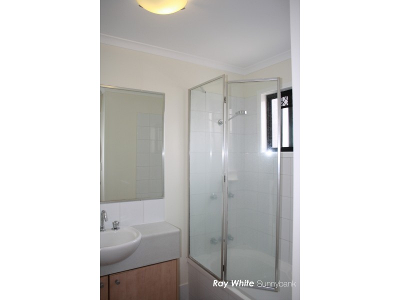 45 Barrett Street, Robertson QLD 4109