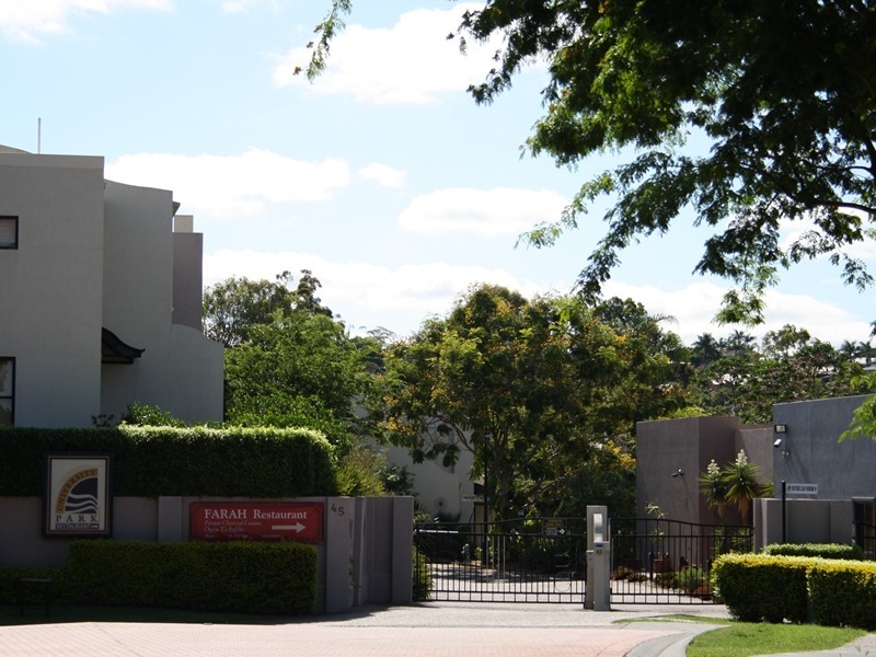 45 Barrett Street, Robertson QLD 4109