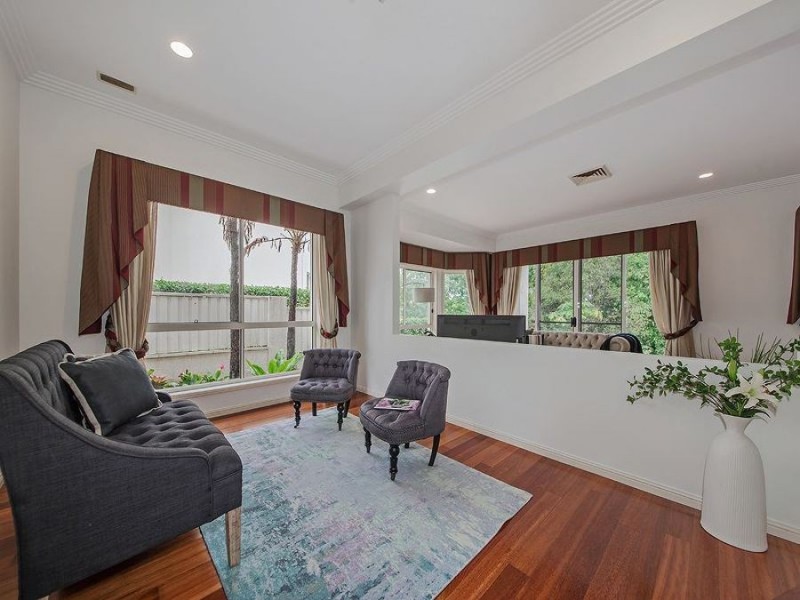 53 Fairway Place, Carindale QLD 4152