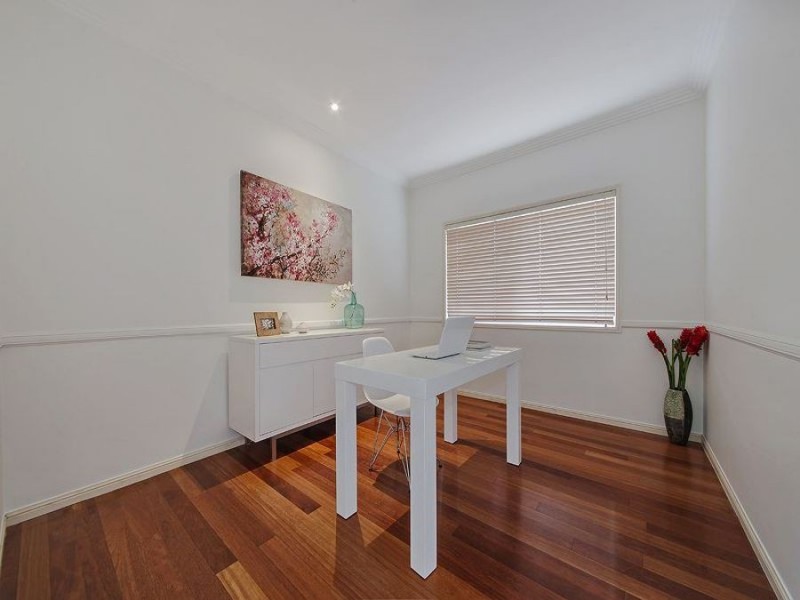 53 Fairway Place, Carindale QLD 4152