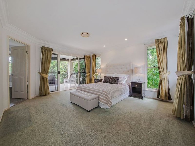 53 Fairway Place, Carindale QLD 4152