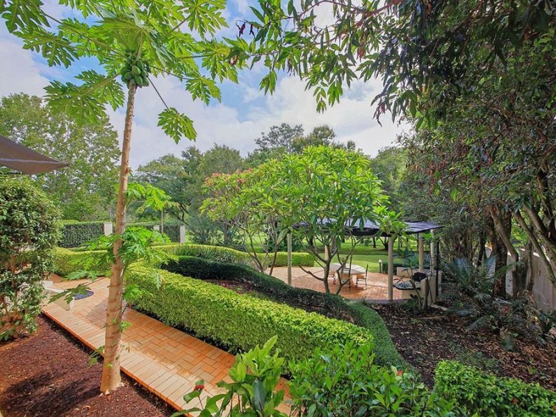 53 Fairway Place, Carindale QLD 4152