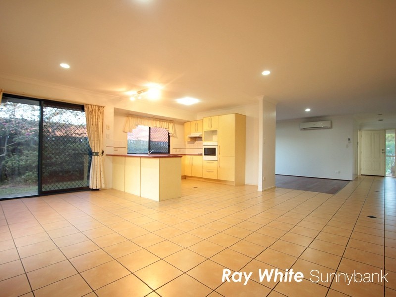11 Livingstone Place, Kuraby QLD 4112
