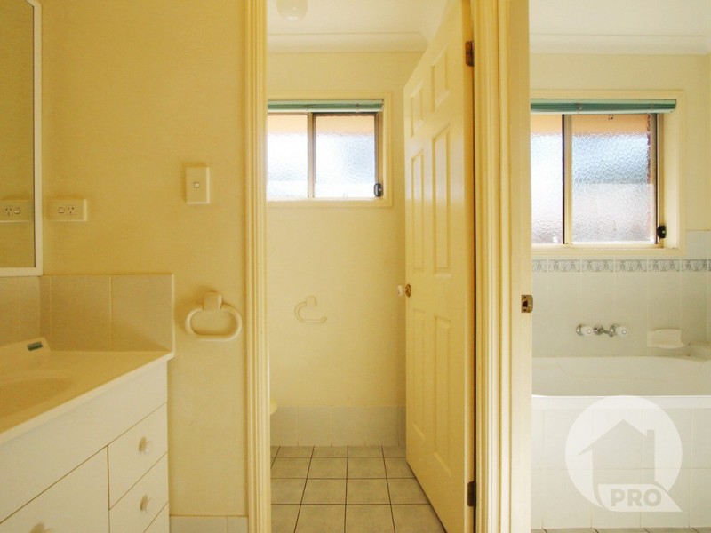 20 Park Close, Hillcrest QLD 4118