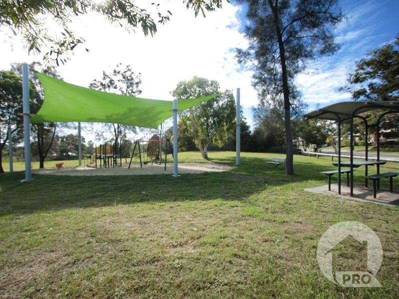 20 Park Close, Hillcrest QLD 4118