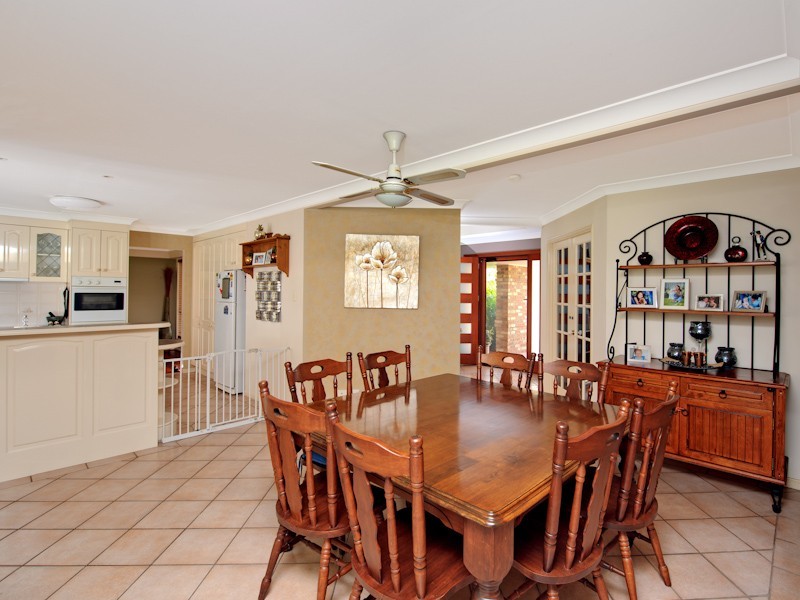 8 Poplar Cl, Calamvale QLD 4116