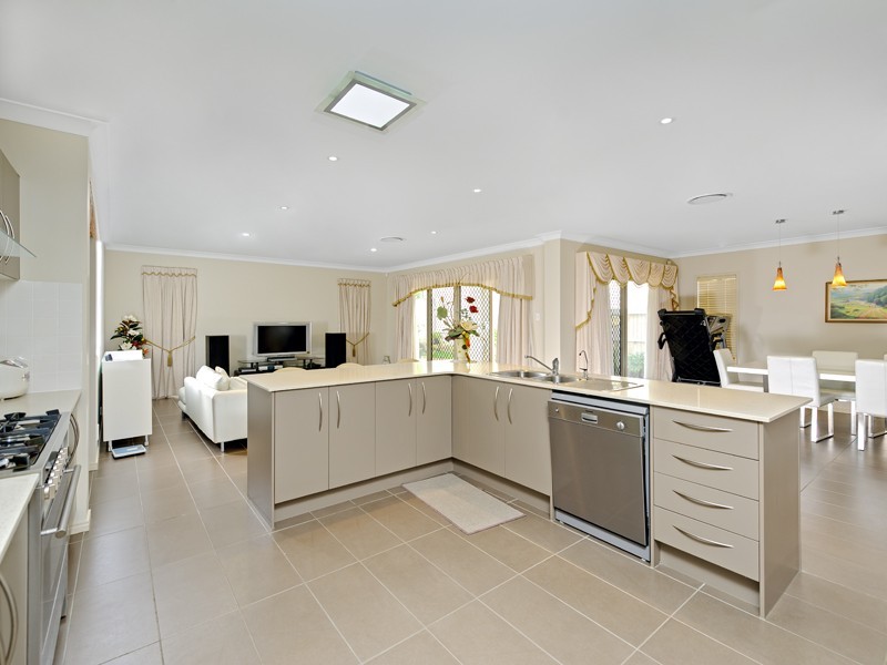 2 Ruby Close, Eight Mile Plains QLD 4113