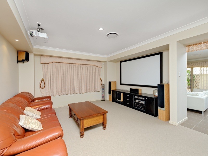 2 Ruby Close, Eight Mile Plains QLD 4113