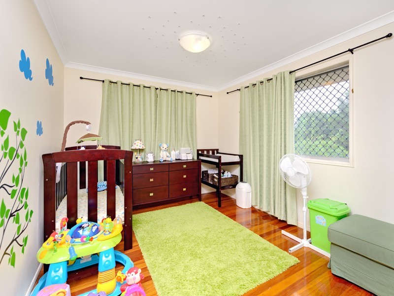 27 Springfield Street, Macgregor QLD 4109