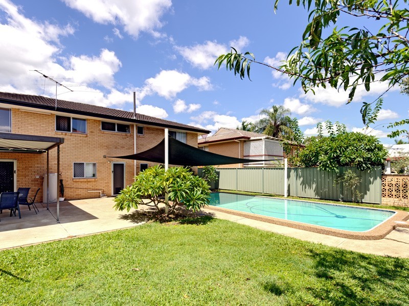 27 Springfield Street, Macgregor QLD 4109