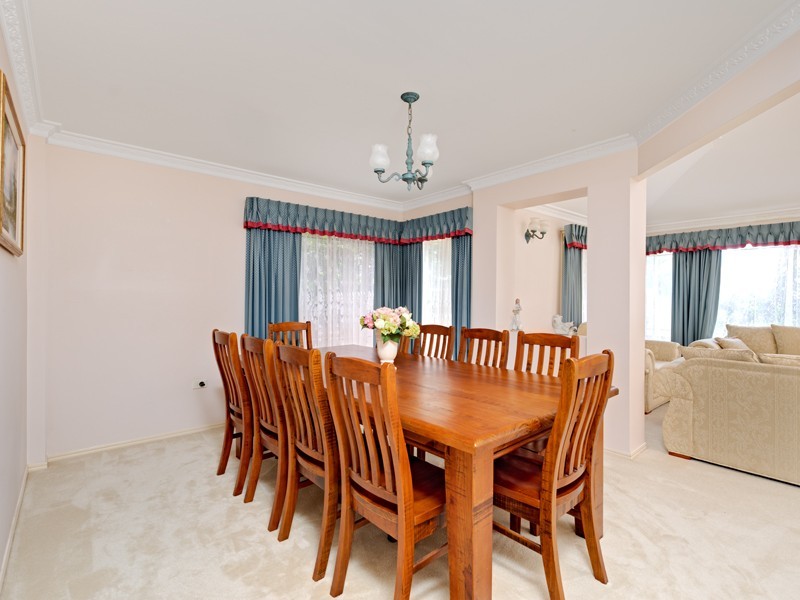 25 Turubul Crescent, Carindale QLD 4152