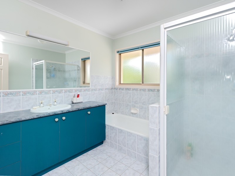 25 Turubul Crescent, Carindale QLD 4152