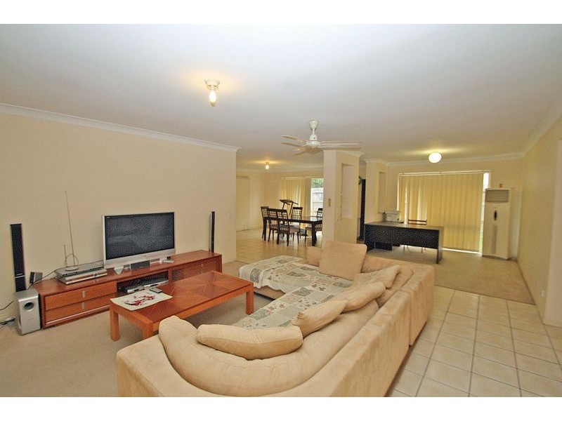 23 Magnolia Grove, Robertson QLD 4109