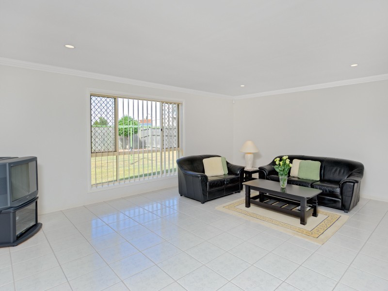 165 Lancaster Circuit, Stretton QLD 4116