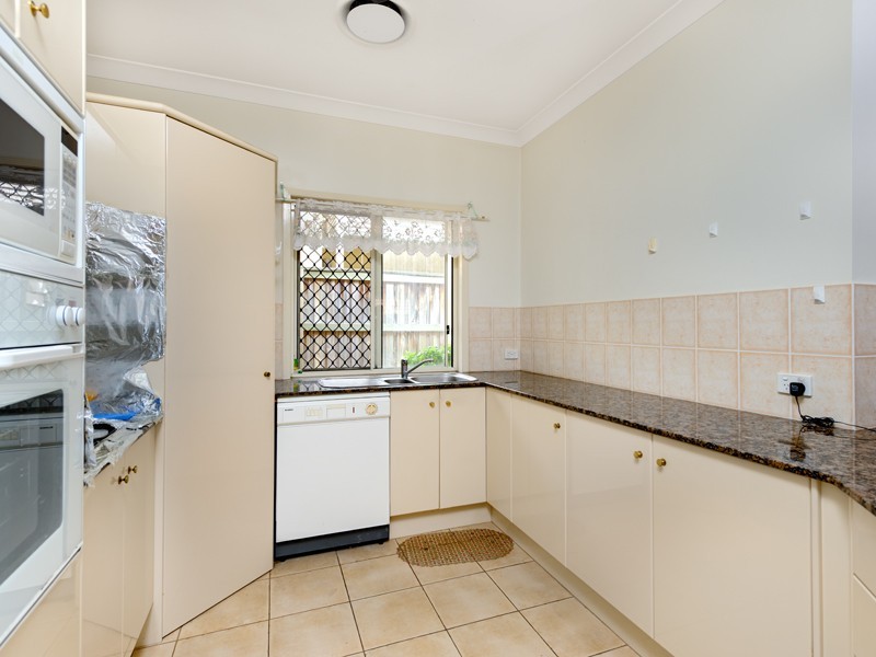 6 Flame Tree Crescent, Carindale QLD 4152