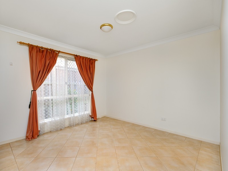 6 Flame Tree Crescent, Carindale QLD 4152