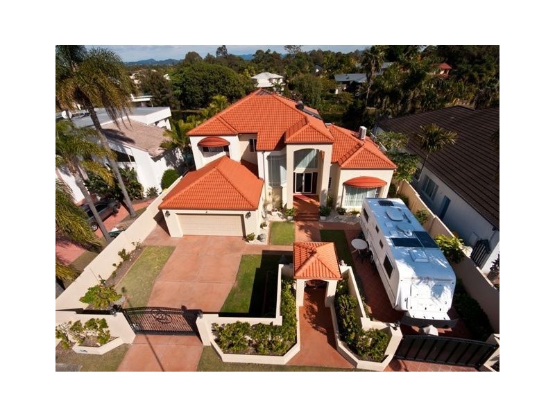 18 Kuranda Drive, Robina QLD 4226