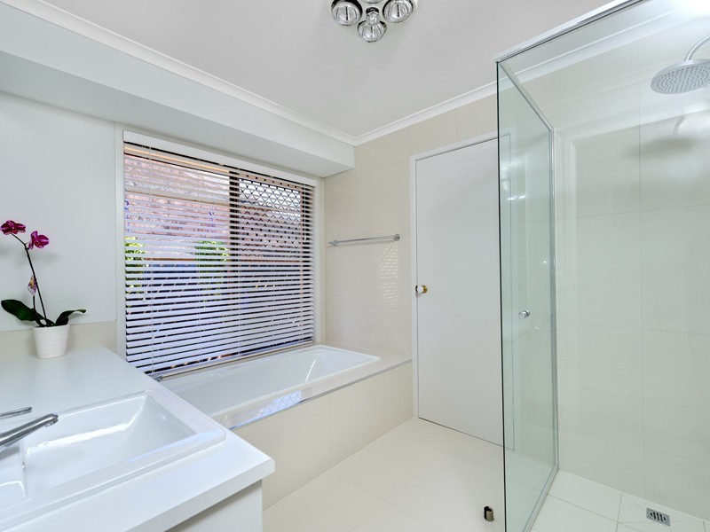 27 Colvillea Street, Eight Mile Plains QLD 4113