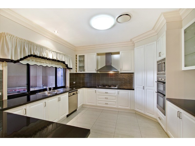 100 The Parkway, Stretton QLD 4116