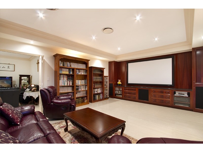 100 The Parkway, Stretton QLD 4116