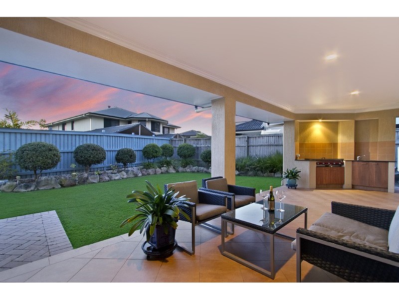 100 The Parkway, Stretton QLD 4116