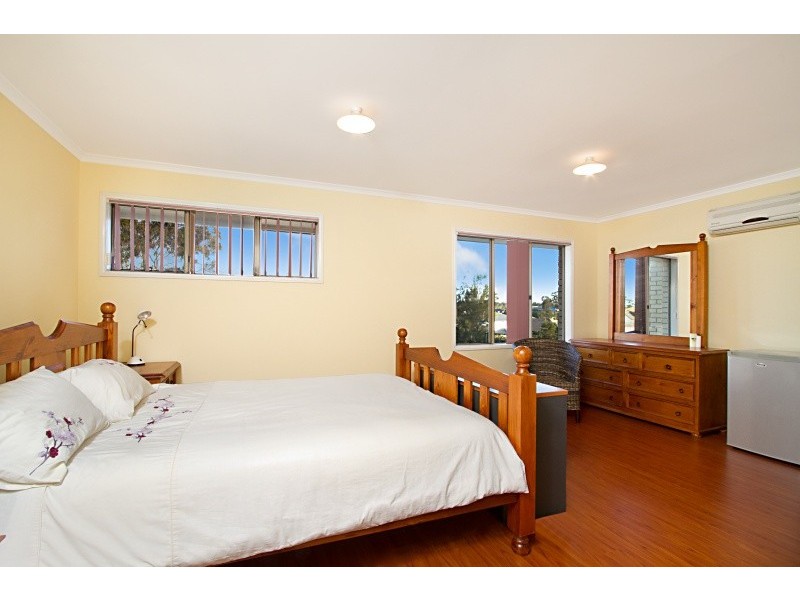 3 Dulcie Close, Springfield Lakes QLD 4300