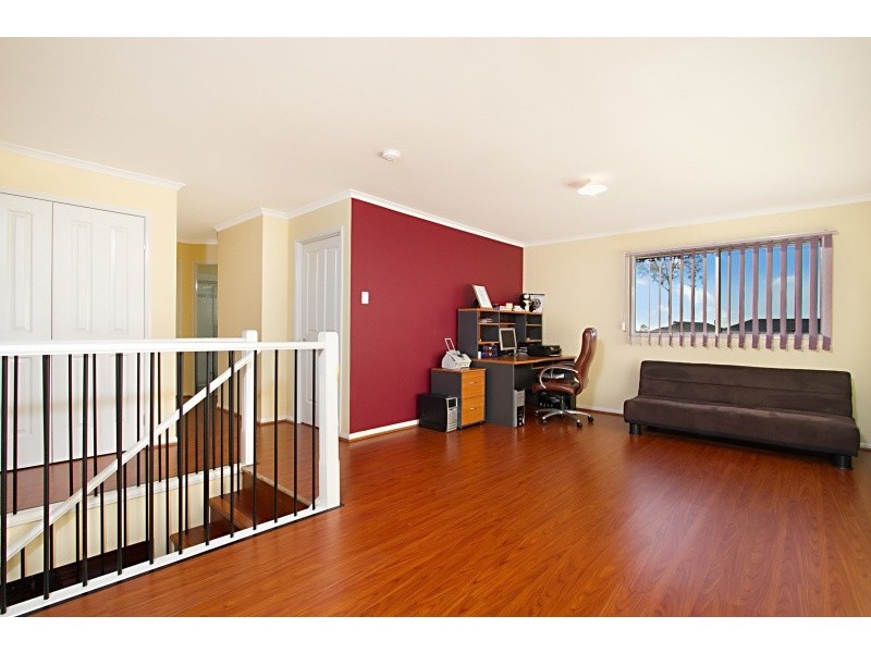 3 Dulcie Close, Springfield Lakes QLD 4300