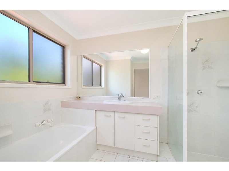 60 Casuarina Crescent, Calamvale QLD 4116